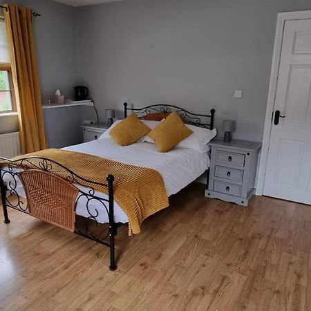 The Madden Guest House Gilford Bagian luar foto