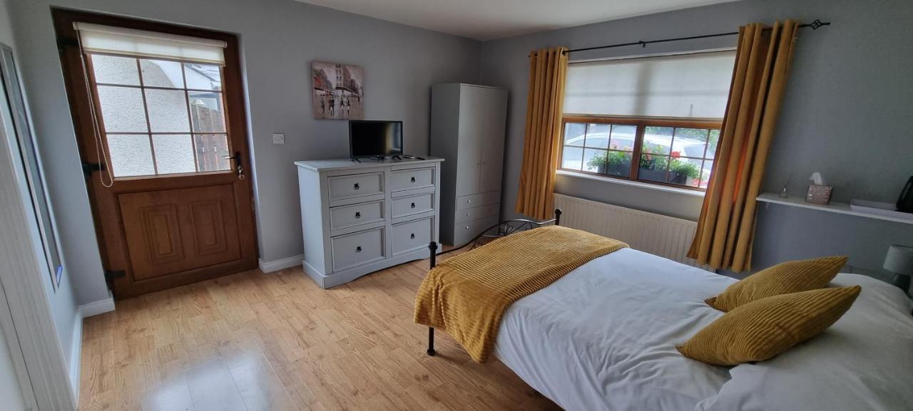 The Madden Guest House Gilford Bagian luar foto